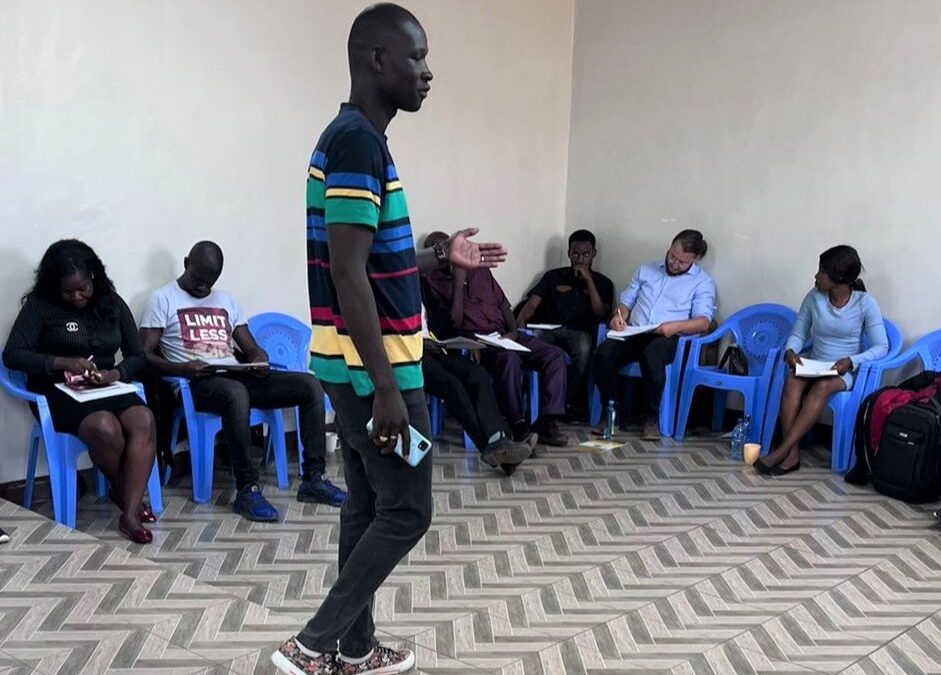 Kenya: ICJ, EACHRights and GI-ESCR discuss with community leaders strategies to enhance access to education in the Mathare informal settlement