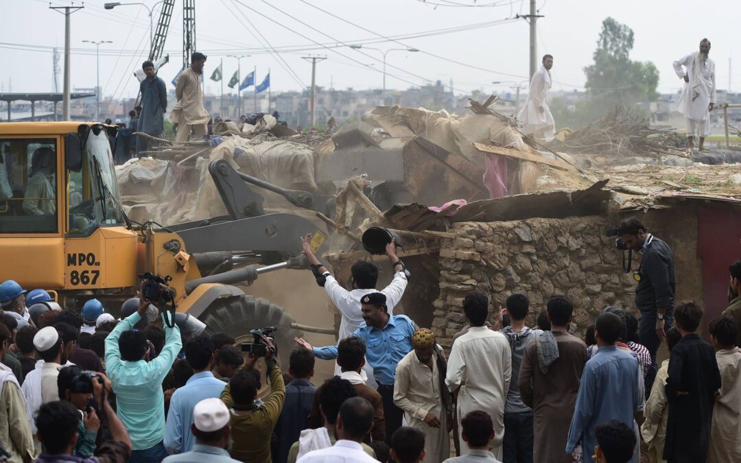 Pakistan: drop criminal charges against peaceful protesters