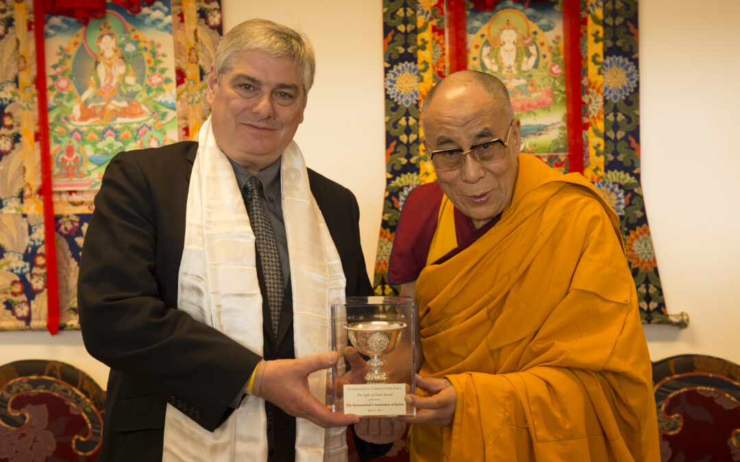 The Dalai Lama honours ICJ
