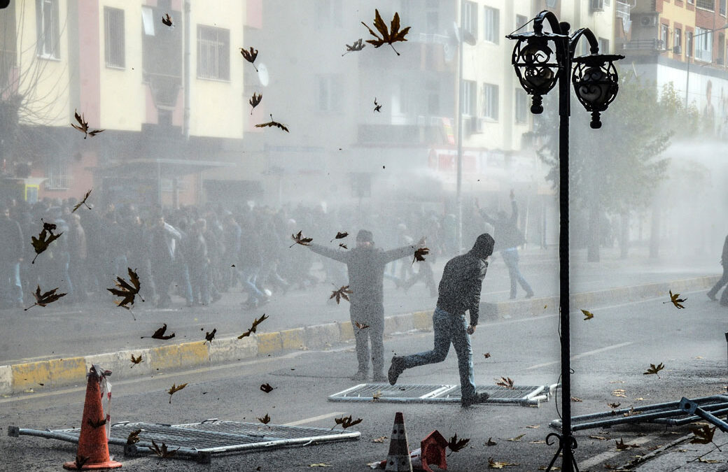 Turkey: mass arbitrary arrests for opinions expressed on military intervention in Syria must stop